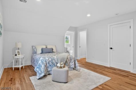 287 Orange Road Montclair NJ 07042