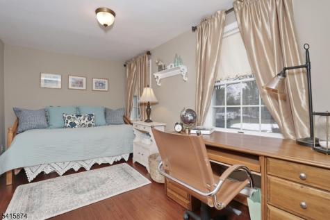 215 Hill Street Midland Park NJ 07432
