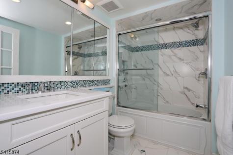 215 Hill Street Midland Park NJ 07432