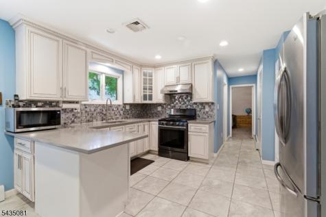 10 Dickens Court Morris NJ 07960