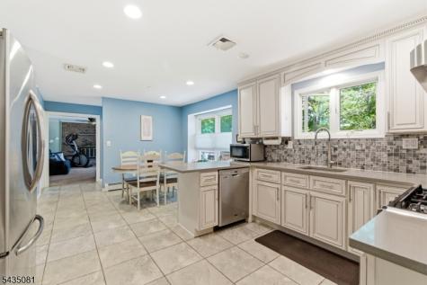 10 Dickens Court Morris NJ 07960