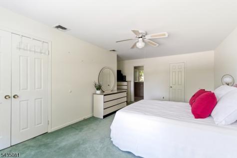 10 Dickens Court Morris NJ 07960