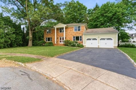 10 Dickens Court Morris NJ 07960