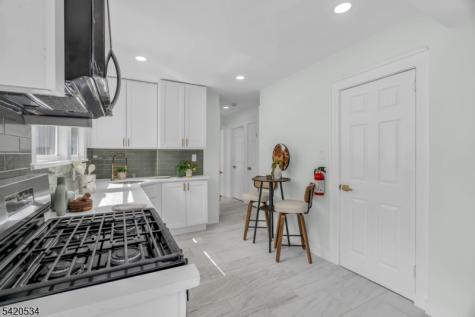 1573 Wyndmoor Avenue Hillside NJ 07205