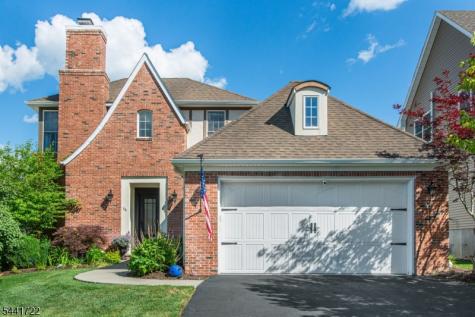 14 Bluffs Court Hamburg NJ 07419