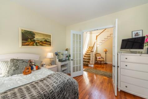 14 Bluffs Court Hamburg NJ 07419