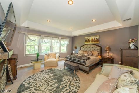 14 Bluffs Court Hamburg NJ 07419