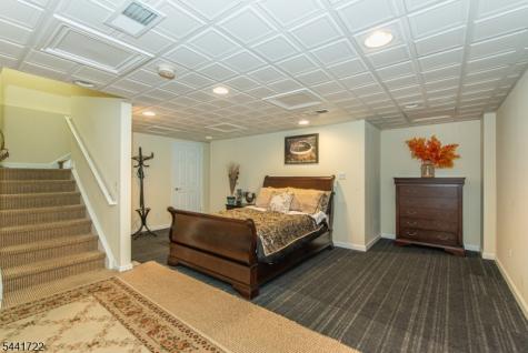 14 Bluffs Court Hamburg NJ 07419