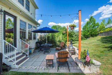 14 Bluffs Court Hamburg NJ 07419