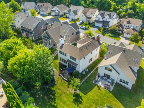 14 Bluffs Court Hamburg NJ 07419