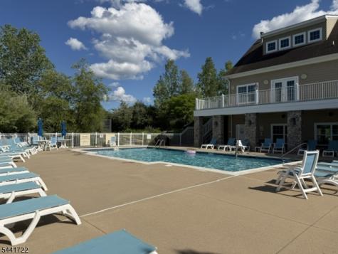 14 Bluffs Court Hamburg NJ 07419