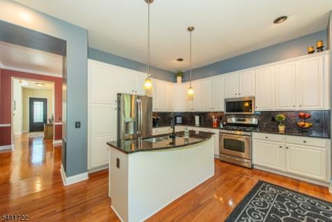 14 Bluffs Court Hamburg NJ 07419