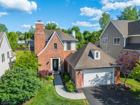 14 Bluffs Court Hamburg NJ 07419