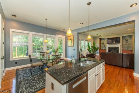 14 Bluffs Court Hamburg NJ 07419