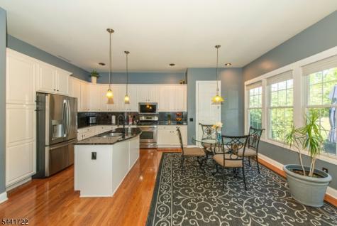 14 Bluffs Court Hamburg NJ 07419