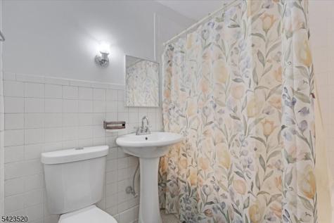 253 Midland Avenue East Orange NJ 07017