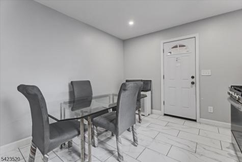 253 Midland Avenue East Orange NJ 07017