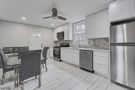 253 Midland Avenue East Orange NJ 07017