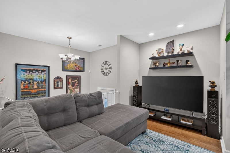 7 Crest Drive East Hanover NJ 07936