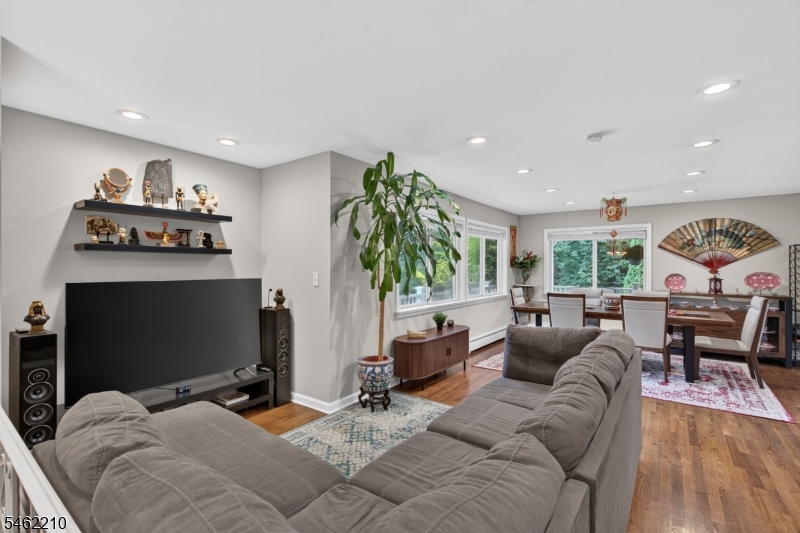 7 Crest Drive East Hanover NJ 07936