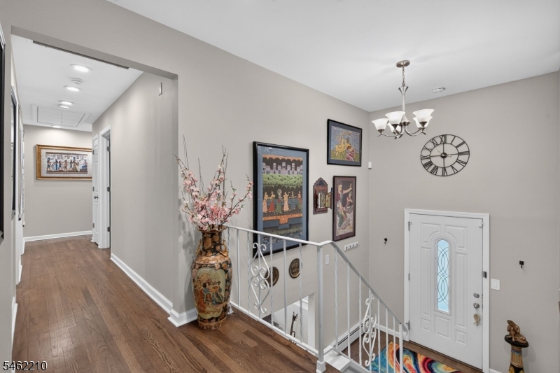 7 Crest Drive East Hanover NJ 07936