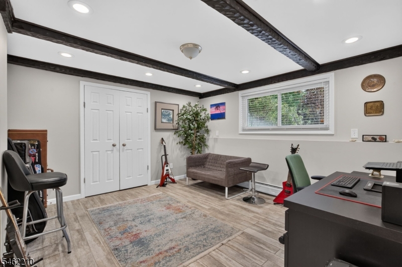 7 Crest Drive East Hanover NJ 07936