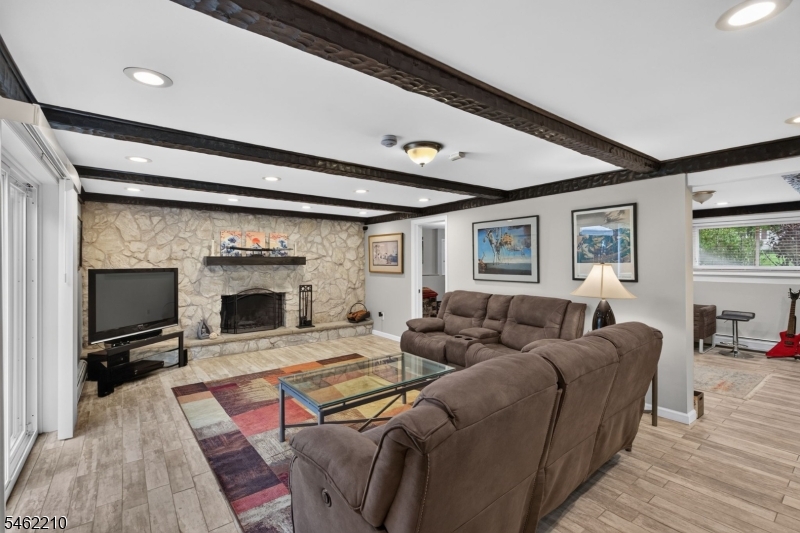 7 Crest Drive East Hanover NJ 07936