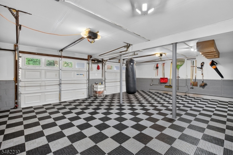 7 Crest Drive East Hanover NJ 07936