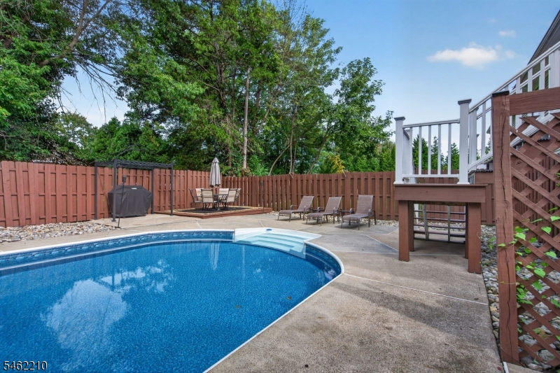 7 Crest Drive East Hanover NJ 07936