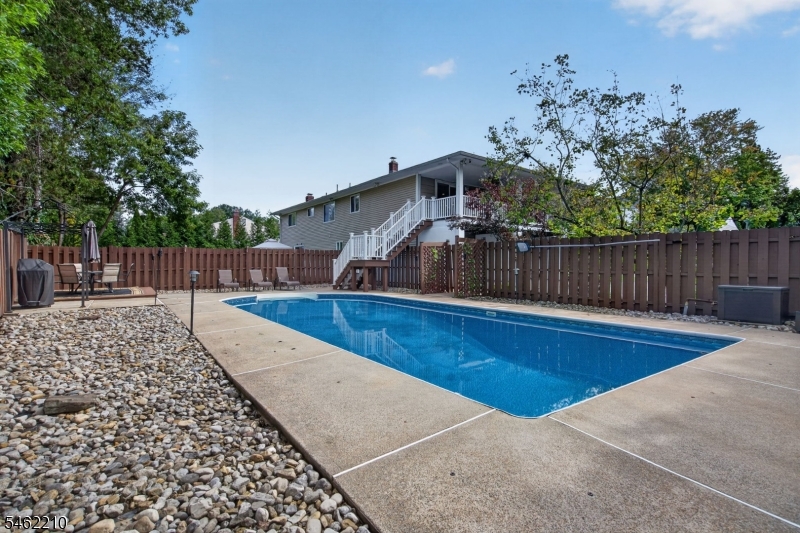 7 Crest Drive East Hanover NJ 07936