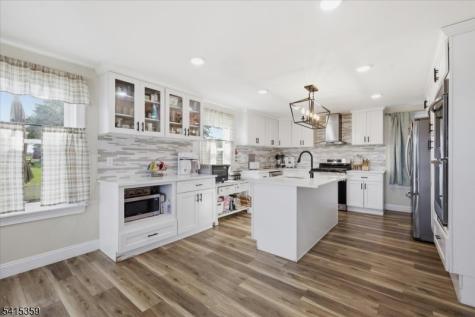 72 Pond Lane Holland NJ 08848