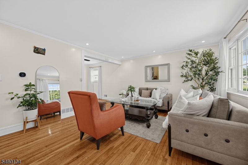 193 Mcfarlane Road Woodbridge NJ 07067