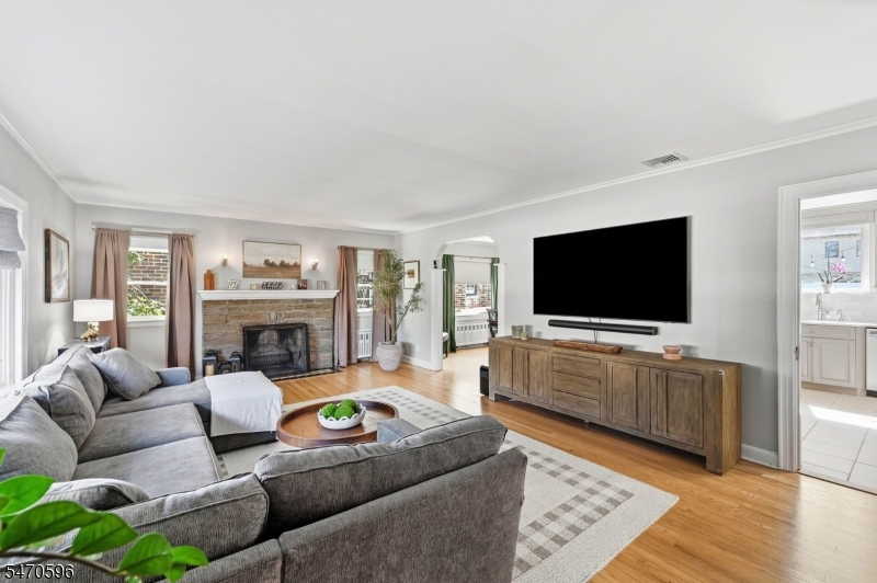 2766 Larchmont Road Union NJ 07083