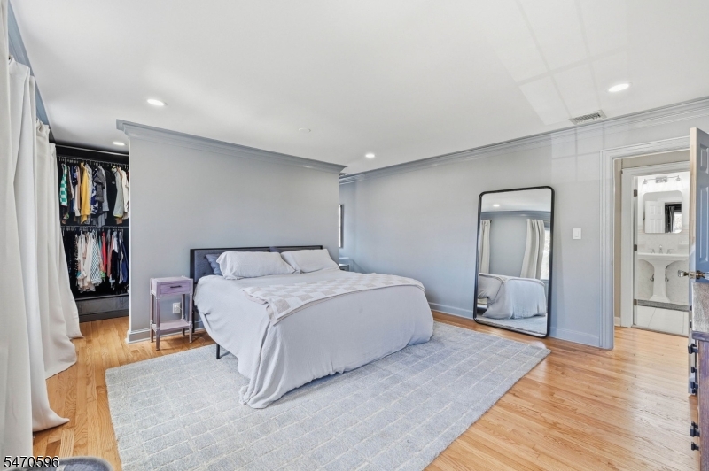 2766 Larchmont Road Union NJ 07083