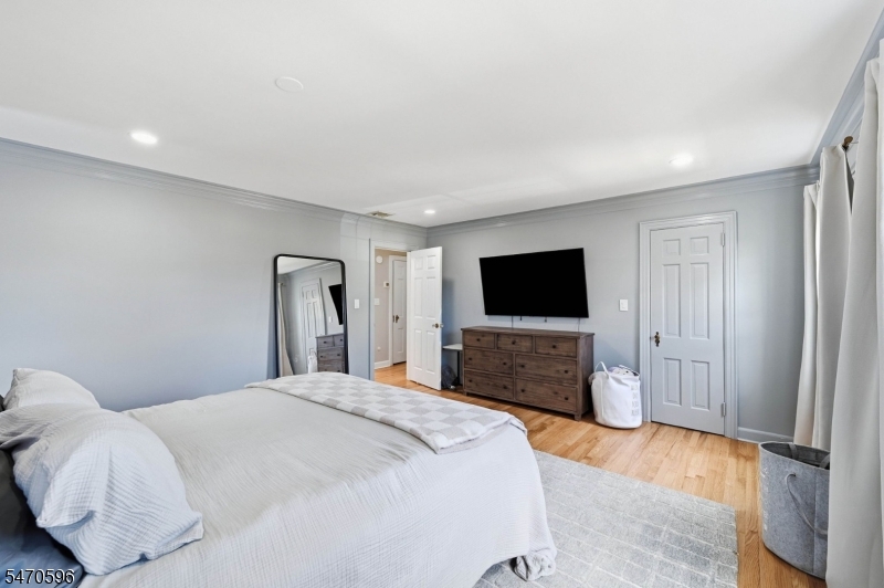 2766 Larchmont Road Union NJ 07083