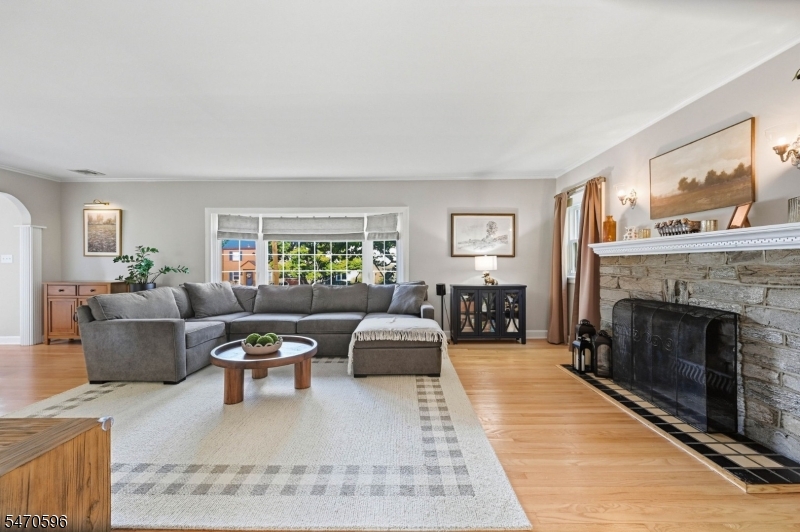 2766 Larchmont Road Union NJ 07083