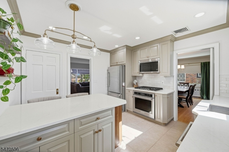 2766 Larchmont Road Union NJ 07083