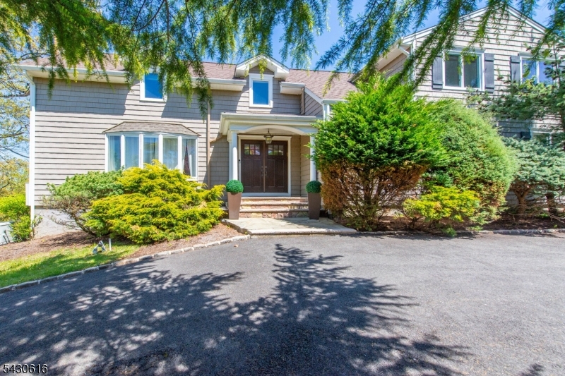 68 Rockledge Drive Livingston NJ 07039