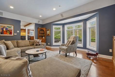 68 Rockledge Drive Livingston NJ 07039