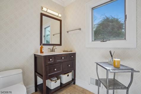 68 Rockledge Drive Livingston NJ 07039