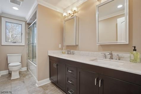 68 Rockledge Drive Livingston NJ 07039