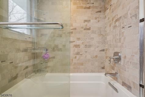 68 Rockledge Drive Livingston NJ 07039