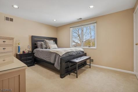 68 Rockledge Drive Livingston NJ 07039