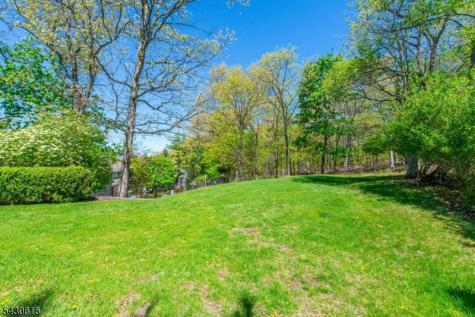 68 Rockledge Drive Livingston NJ 07039