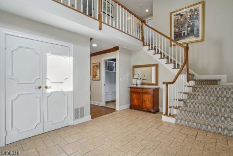 68 Rockledge Drive Livingston NJ 07039