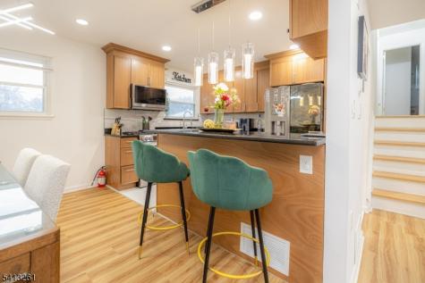 175 Rosewood Lane Woodbridge NJ 07064