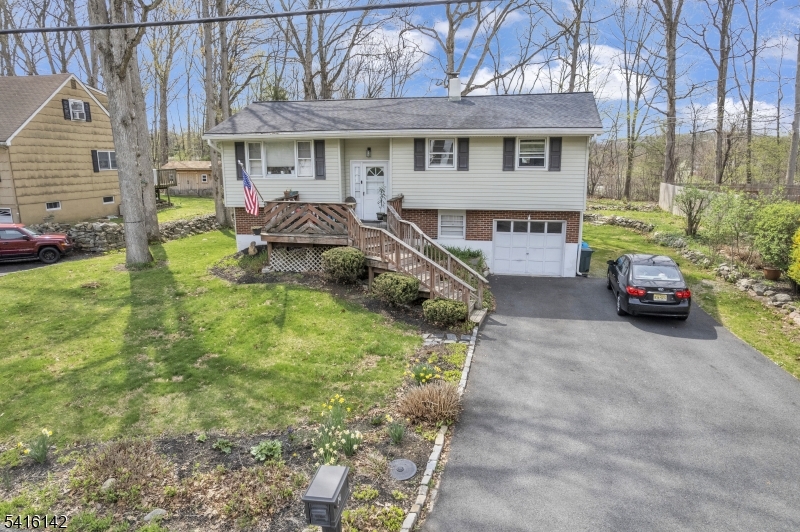 14 Woods Edge Road Byram NJ 07874