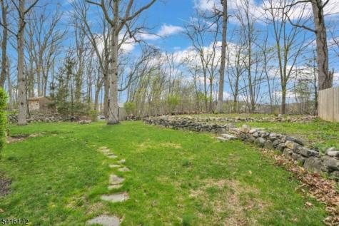 14 Woods Edge Road Byram NJ 07874