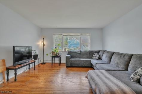 14 Woods Edge Road Byram NJ 07874