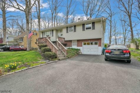 14 Woods Edge Road Byram NJ 07874